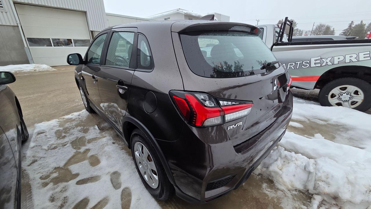 2020 Mitsubishi RVR ES Photo