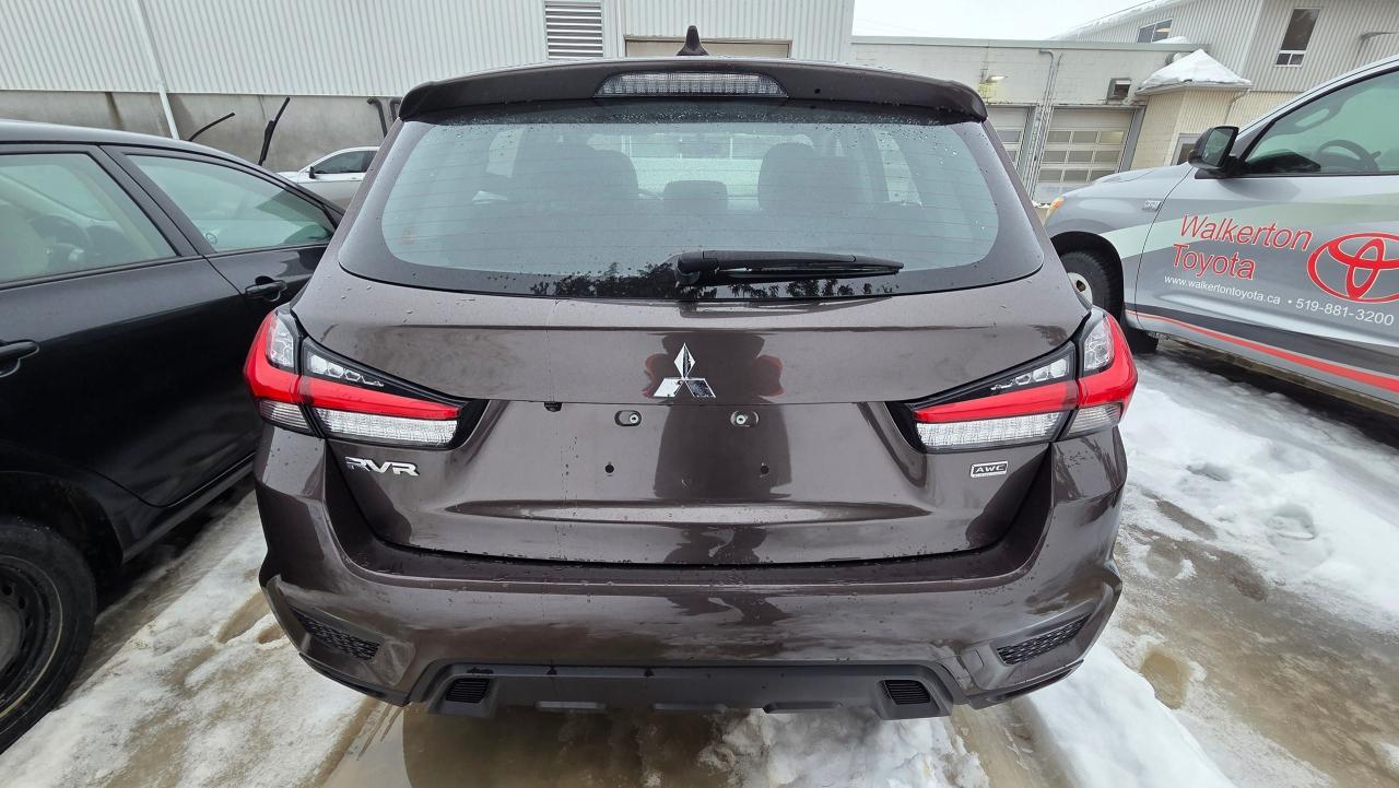 2020 Mitsubishi RVR ES Photo