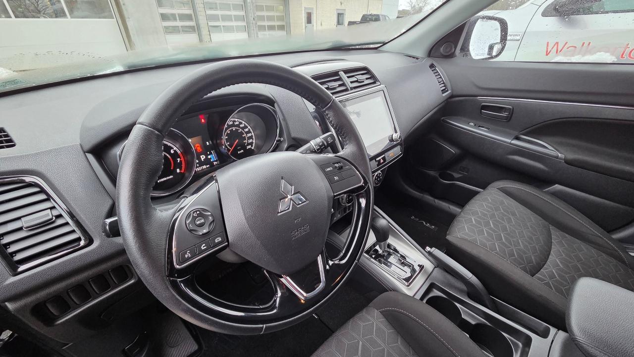 2020 Mitsubishi RVR ES Photo