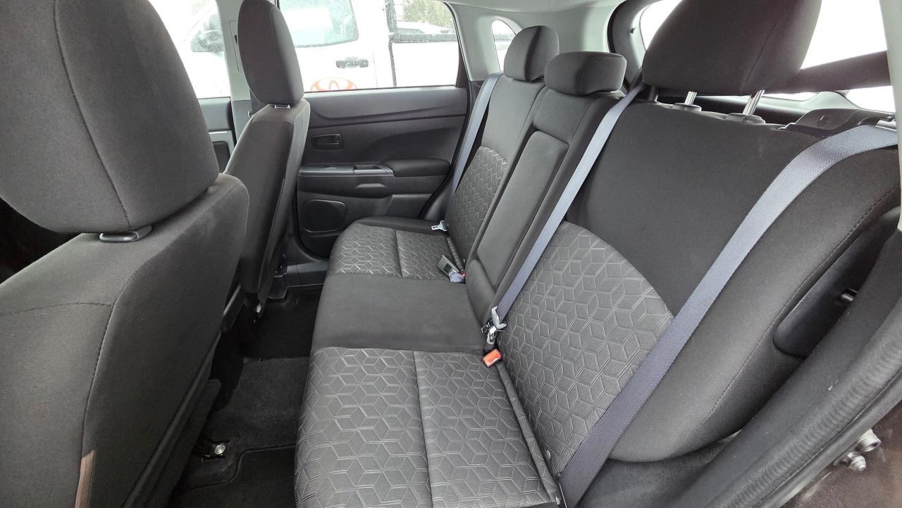 2020 Mitsubishi RVR ES Photo