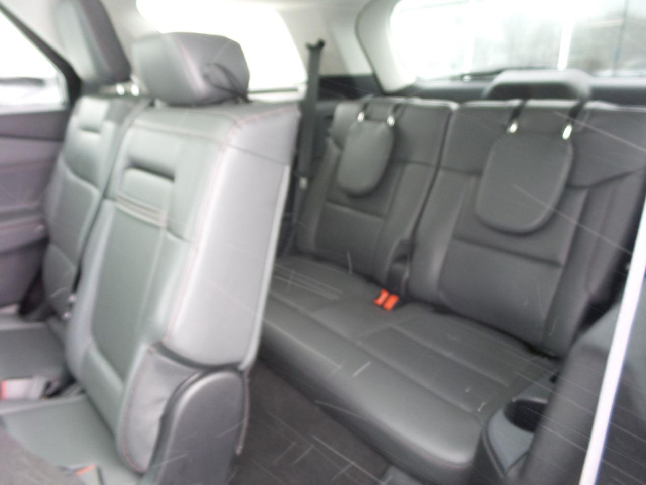 2025 Ford Explorer ACTIVE, PANO ROOF, COMFORT PACKAGE! 20" RIMS! Photo