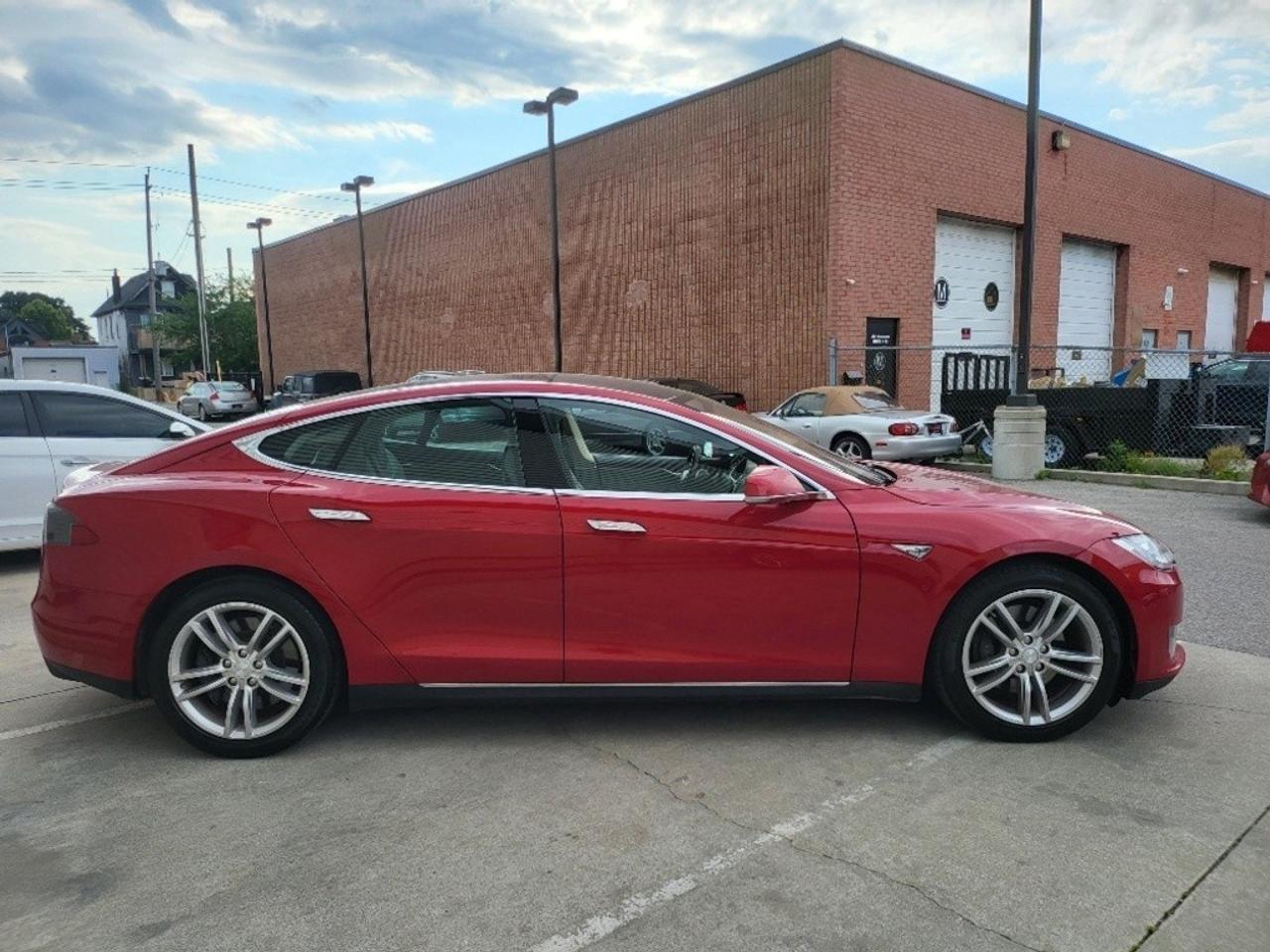 2013 Tesla Model S S 60-7 PASSENGER-LEATHER-AUTOPILOT Photo