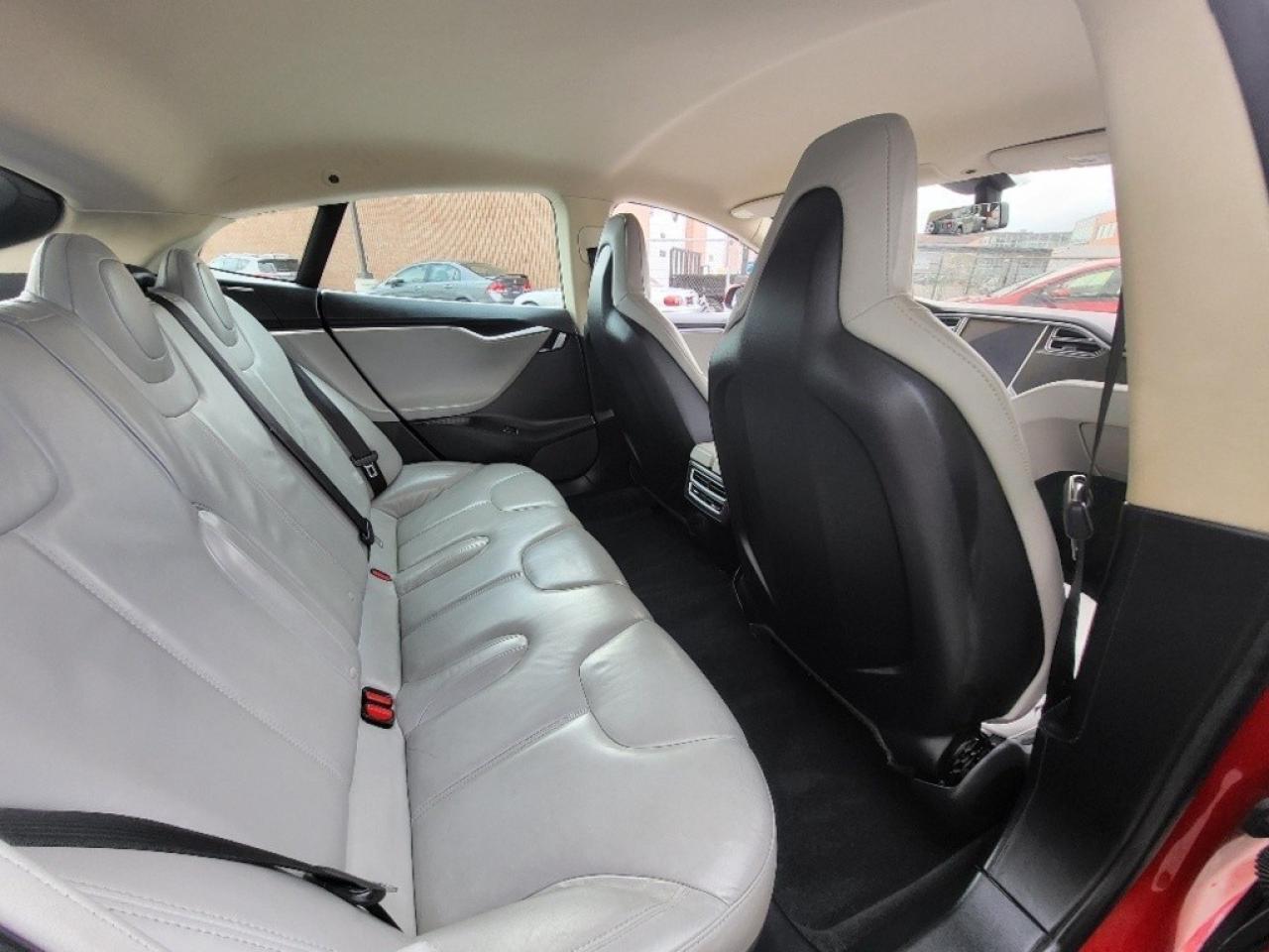 2013 Tesla Model S S 60-7 PASSENGER-LEATHER-AUTOPILOT Photo
