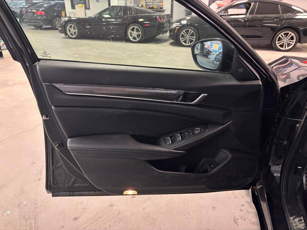2019 Honda Accord Sport CVT 23 SERVICE RECORDS $0 % DOWN FINANCE OAC Photo