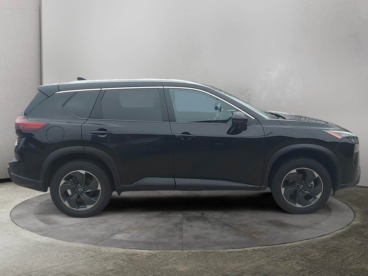 2024 Nissan Rogue SV MOONROOF Photo