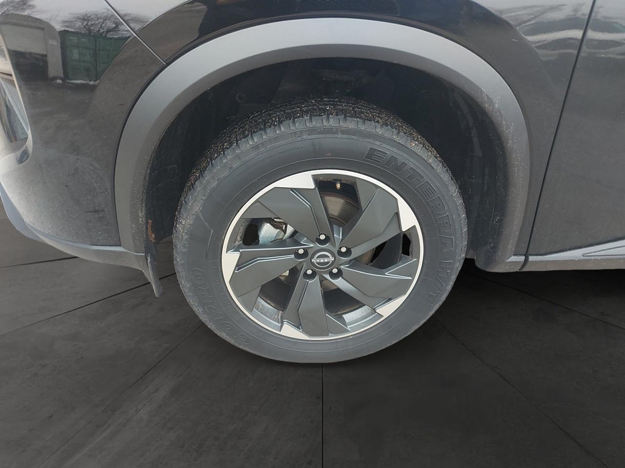 2024 Nissan Rogue SV MOONROOF Photo