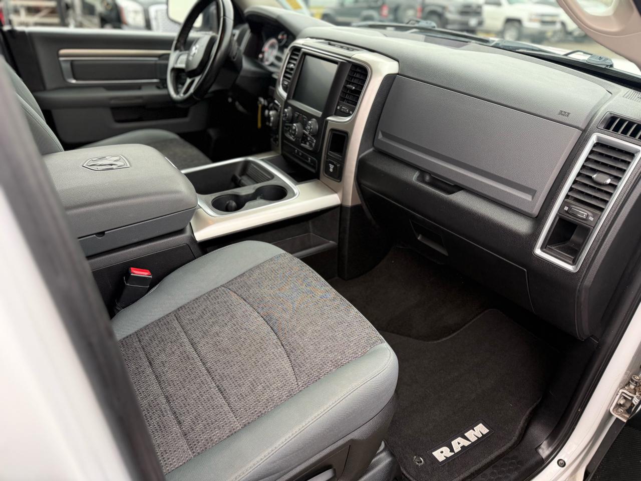 2017 RAM 1500 SLT Photo