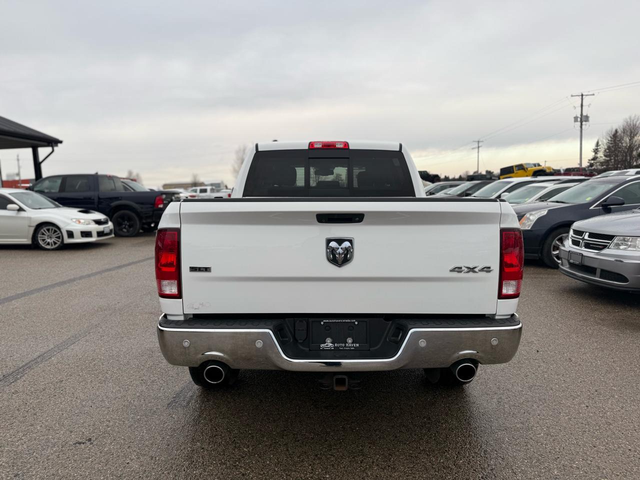 2017 RAM 1500 SLT Photo4