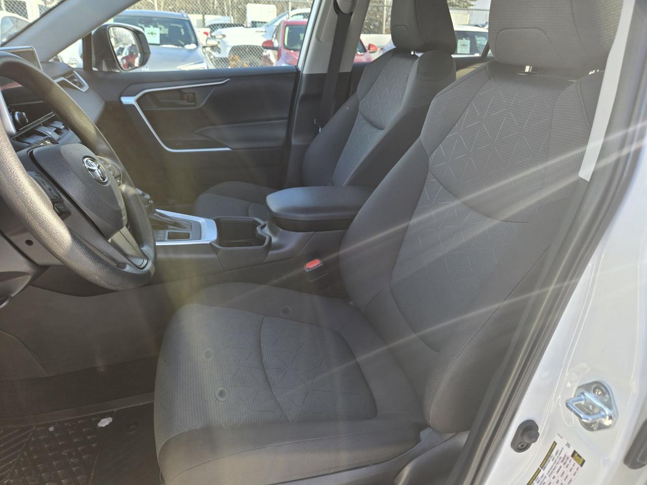 2025 Toyota RAV4 LE Photo