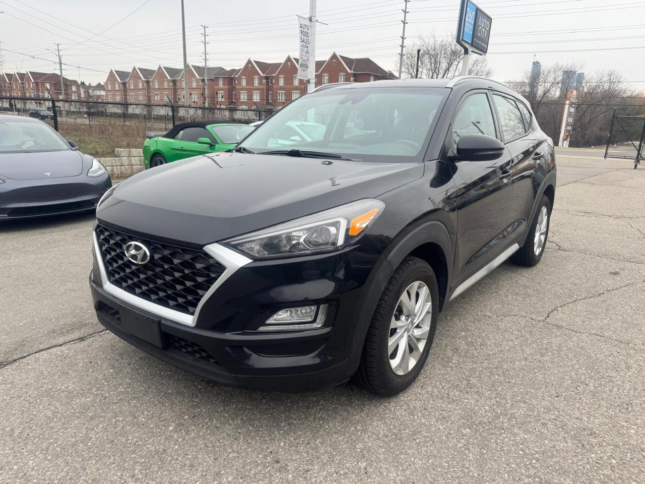 <p dir=ltr><strong id=docs-internal-guid-defa6dc4-7fff-4bcd-703e-1f91ff72e142>| NO ACCIDENT | CLEAN CARFAX |</strong></p><p dir=ltr>*LISTED PRICE INCLUDES $1000 FINANCE REBATE DISCOUNT.</p><p dir=ltr>CASH PRICE MAY VARY. CALL FOR MORE INFORMATION.</p><p><strong>&nbsp;</strong></p><p dir=ltr>AutoCity Sales is family owned with over 30 years of combined Finance experience and are a trusted member of the Used Car Dealer Association (UCDA). Our priority is not only to provide you with the best price, but more importantly, a quality and&nbsp; reliable vehicle, while maintaining the best customer service. Visit us at 260 Dundas Street West, Mississauga, ON! Call us at 905-279-9990 or email us at&nbsp;</p><p dir=ltr>reception@auto9k.ca to book an appointment or speak to a Sales Representative today!&nbsp;</p><p dir=ltr>&nbsp;</p><p dir=ltr>CERTIFICATION: Have your new pre-owned vehicle certified by an AutoCity trusted mechanic! We offer a full safety inspection exceeding industry standards. Vehicles are not drivable, if not certified. The certification package is available for $999 on qualified units (Certification is not available on unqualified units. Please ask your sales representative for more details). All trade-ins are welcome. Taxes and licensing are extra.</p><p dir=ltr>&nbsp;</p><p dir=ltr>PRICE: We believe all customers deserve to get the best price possible on their new pre-owned vehicle without having to go through stressful negotiations. We pride ourselves on providing a comfortable, hassle free environment, while monitoring the market and adjusting our prices daily to maintain the best price possible. No haggle pricing. No pressure.&nbsp;</p><p dir=ltr>&nbsp;</p><p dir=ltr>WARRANTY: This vehicle qualifies for an extended warranty with different terms and coverages available. Dont forget to ask for help choosing the right one for you.</p><p dir=ltr>Additional charges may apply. Ask your finance manager for more details.&nbsp;</p><p dir=ltr>&nbsp;</p><p dir=ltr>FINANCING: Good credit? Bad Credit? No Credit?&nbsp; Bankruptcy? Consumer proposal? Collections?&nbsp; We provide the best Approval rates with over 30 years of finance experience and offer the best credit rebuilding programs, to help you start rebuilding your credit today. Allow our finance and credit experts a chance to get you approved today!</p><p dir=ltr>&nbsp;</p><p dir=ltr>You can visit us in person at 260 Dundas Street West in Mississauga. Although every effort is made to ensure that the information provided to you is accurate and up to date; we do not take any responsibility for any errors, omissions and or typography mistakes found on all of our pages, prices may change without notice, to ensure that you get the most updated information please call us at (905) 279-9990</p><p>&nbsp;</p>