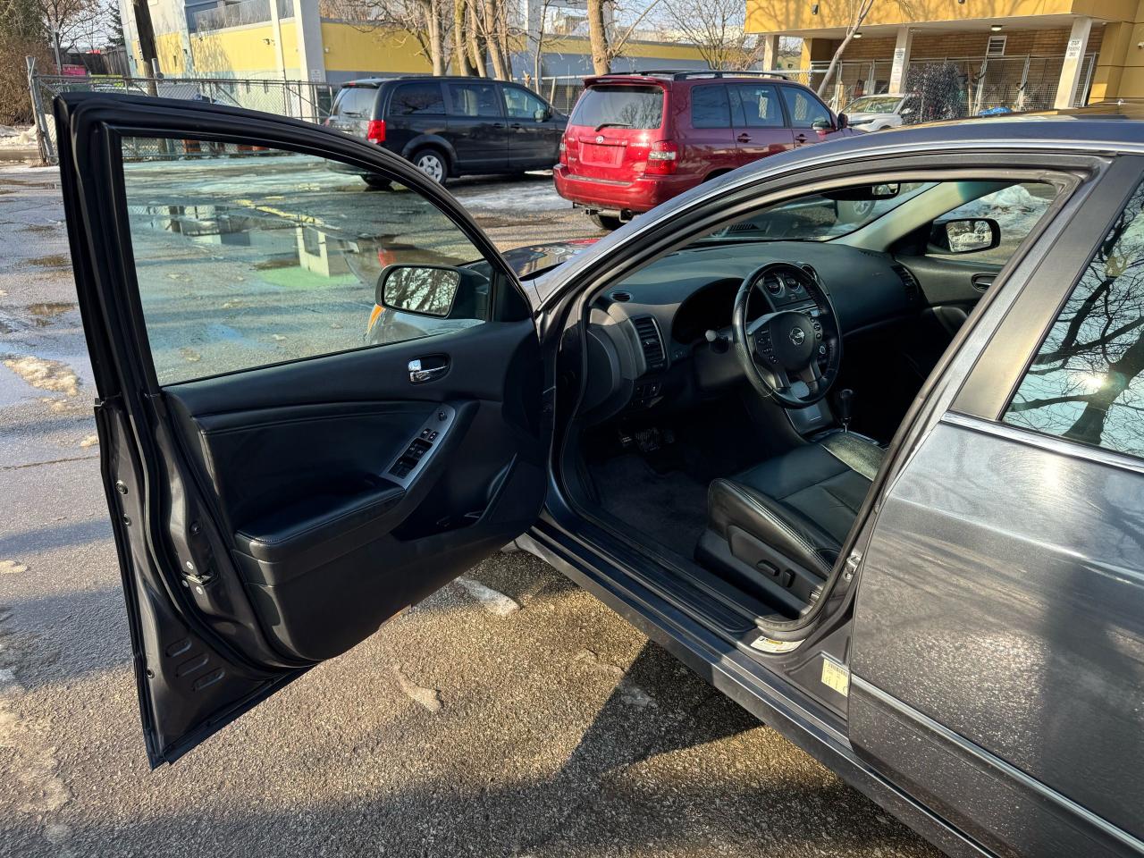 2012 Nissan Altima 2.5 SL - LOADED! Photo