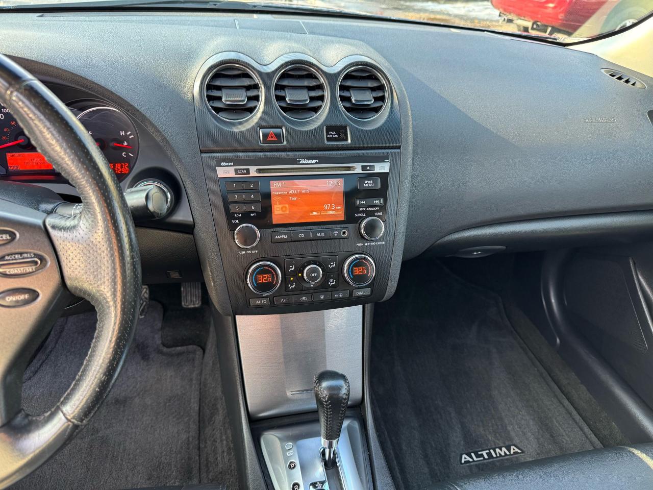 2012 Nissan Altima 2.5 SL - LOADED! Photo