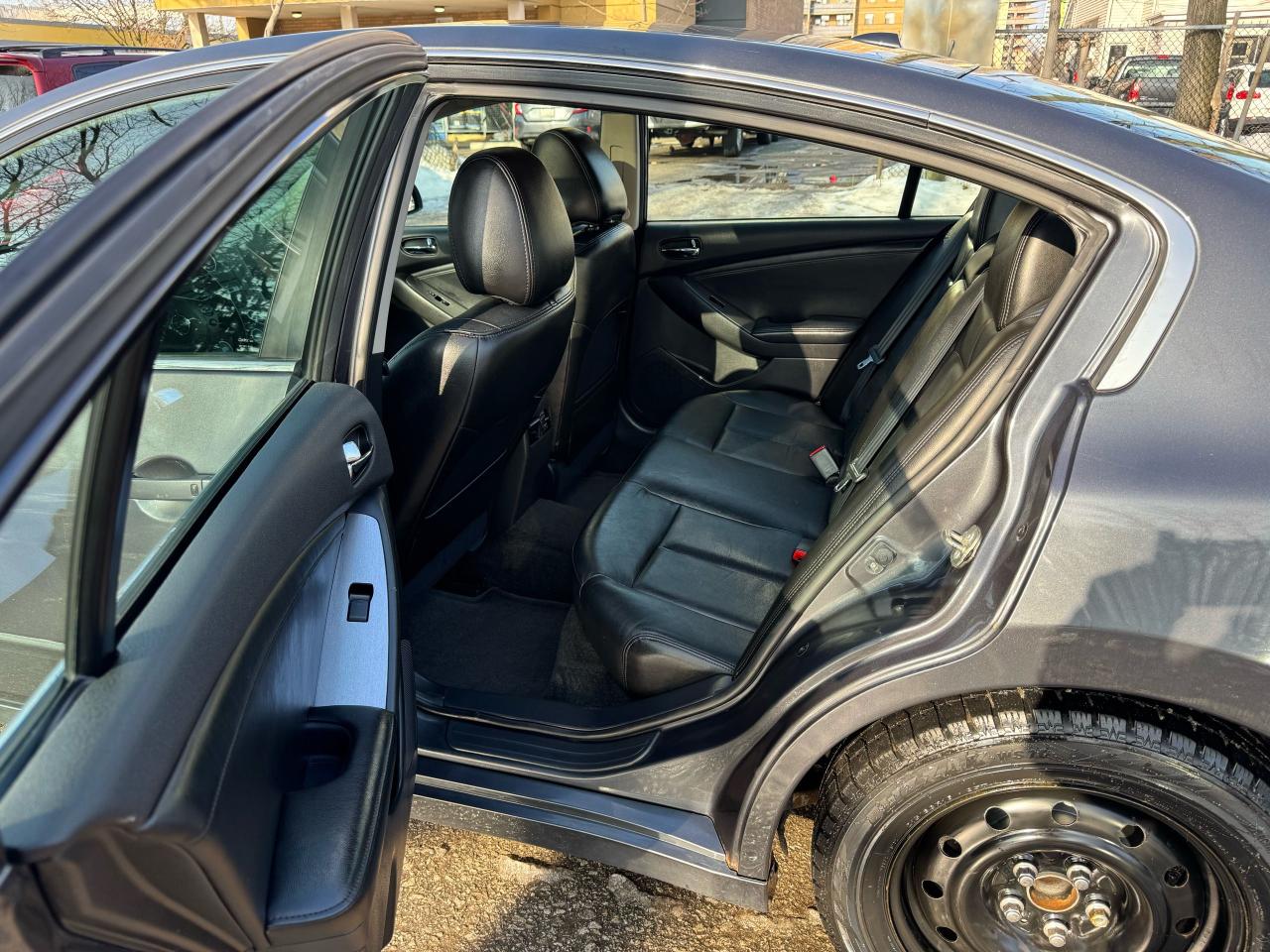 2012 Nissan Altima 2.5 SL - LOADED! Photo