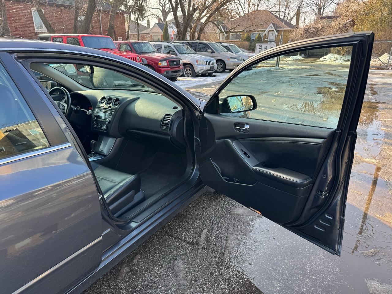 2012 Nissan Altima 2.5 SL - LOADED! Photo