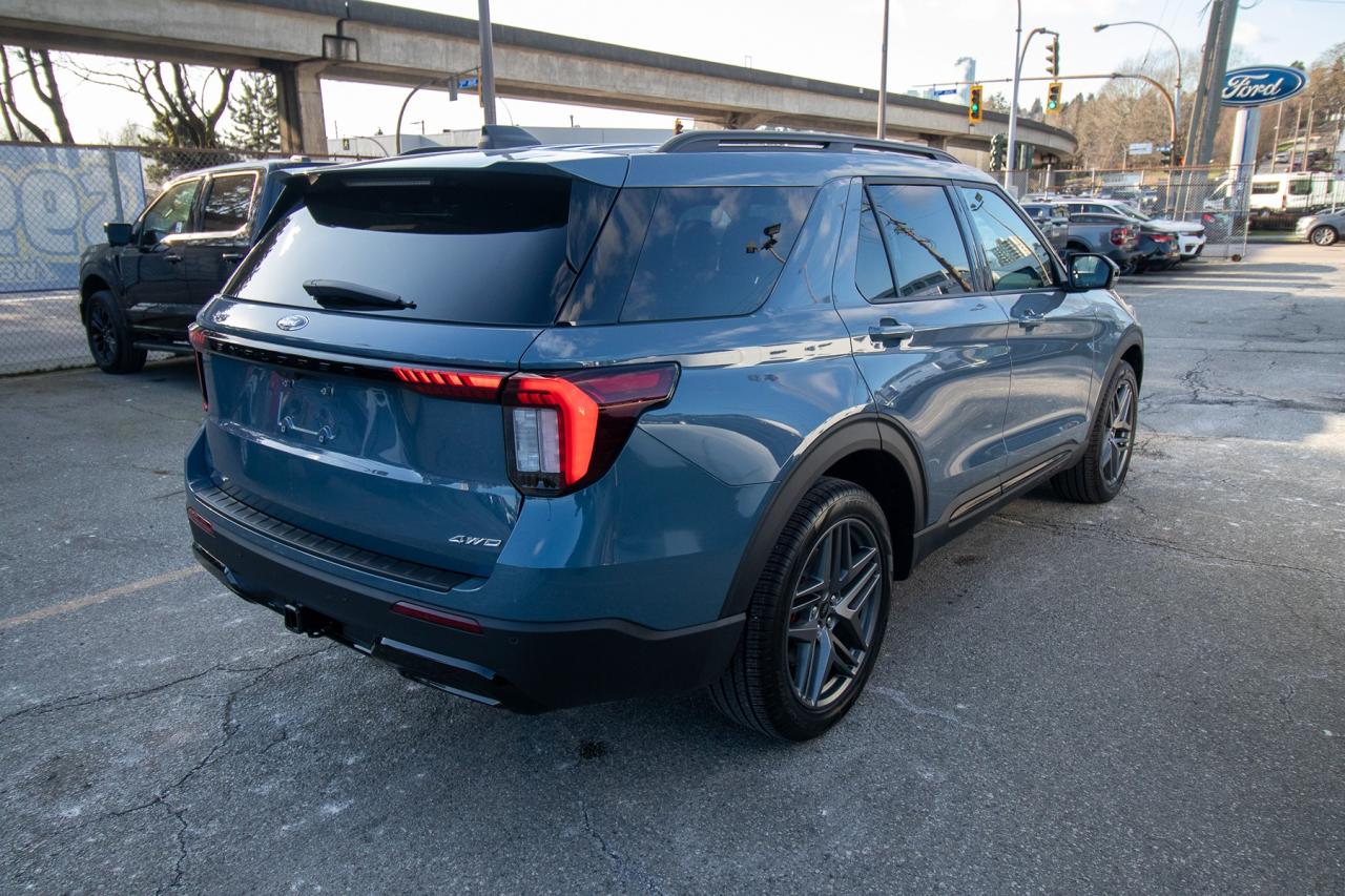 2026 Ford Explorer ST-Line 4WD Photo4