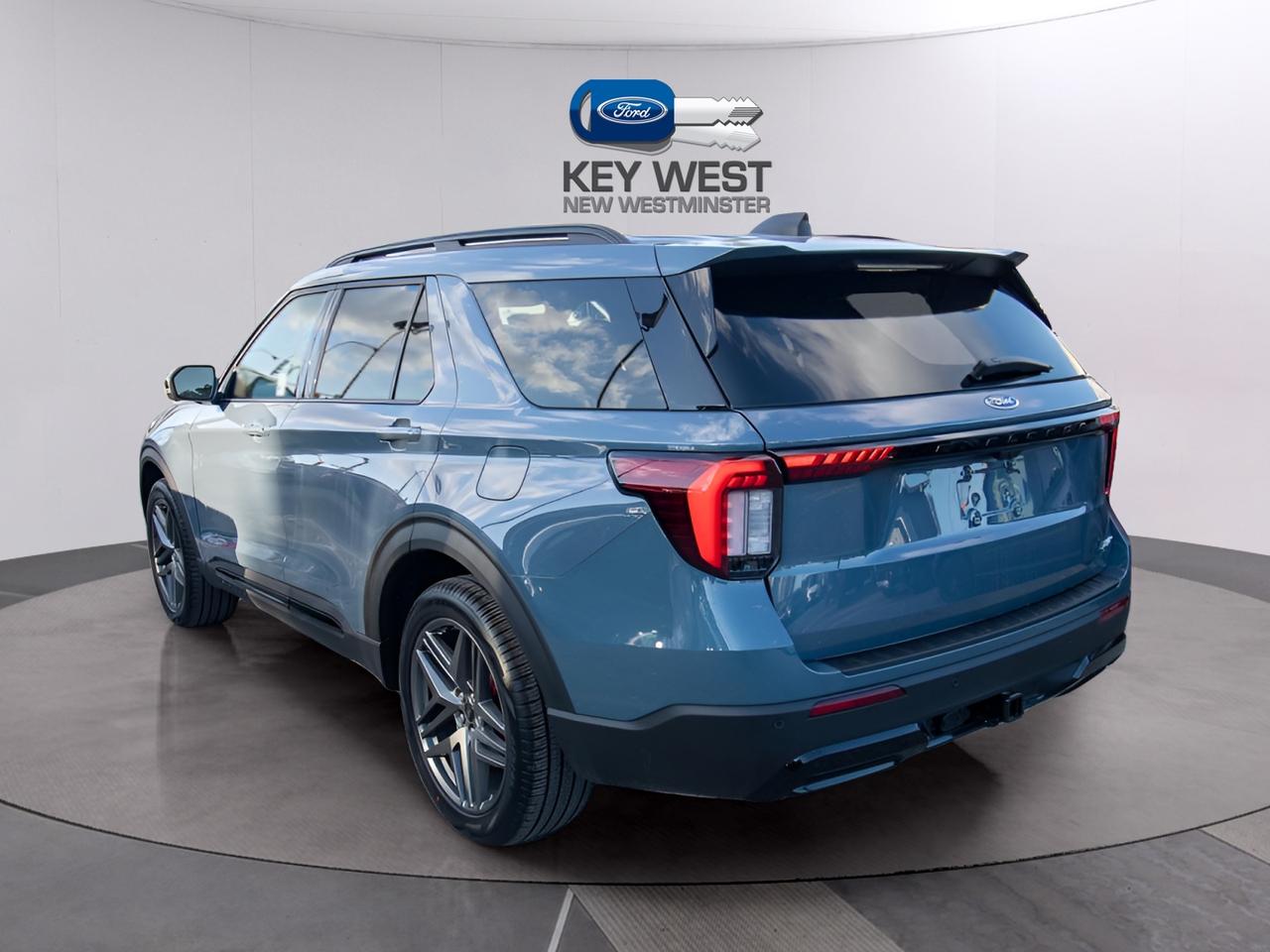 2026 Ford Explorer ST-Line 4WD Photo1