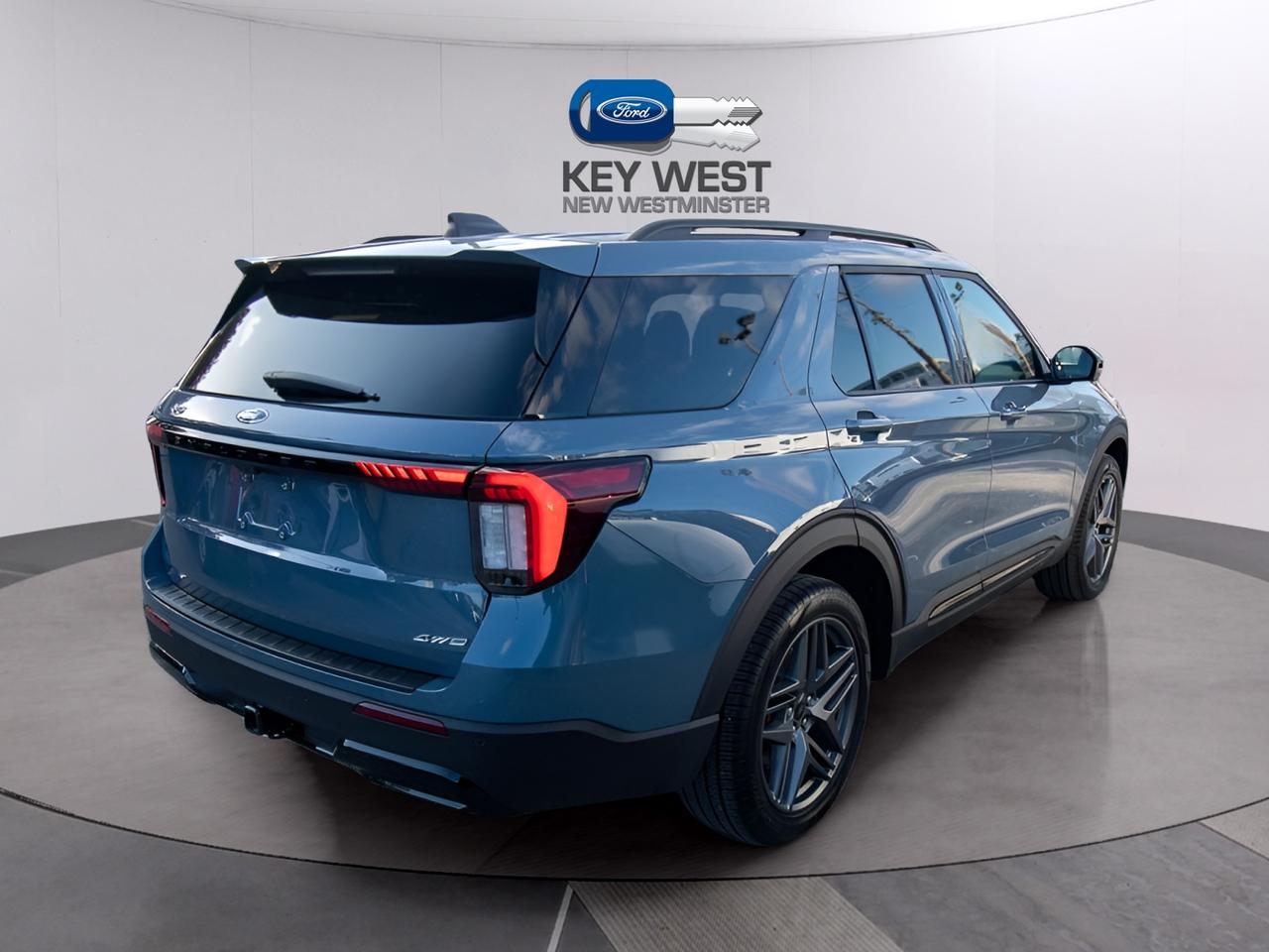 2026 Ford Explorer ST-Line 4WD Photo3