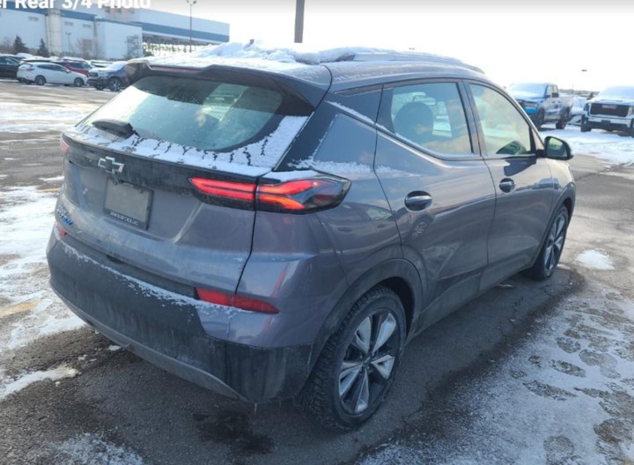 2022 Chevrolet Bolt EUV LT | Leather | Heated Seats | CarPlay + Android | Power Seat | Rear Camera | and More ! Photo