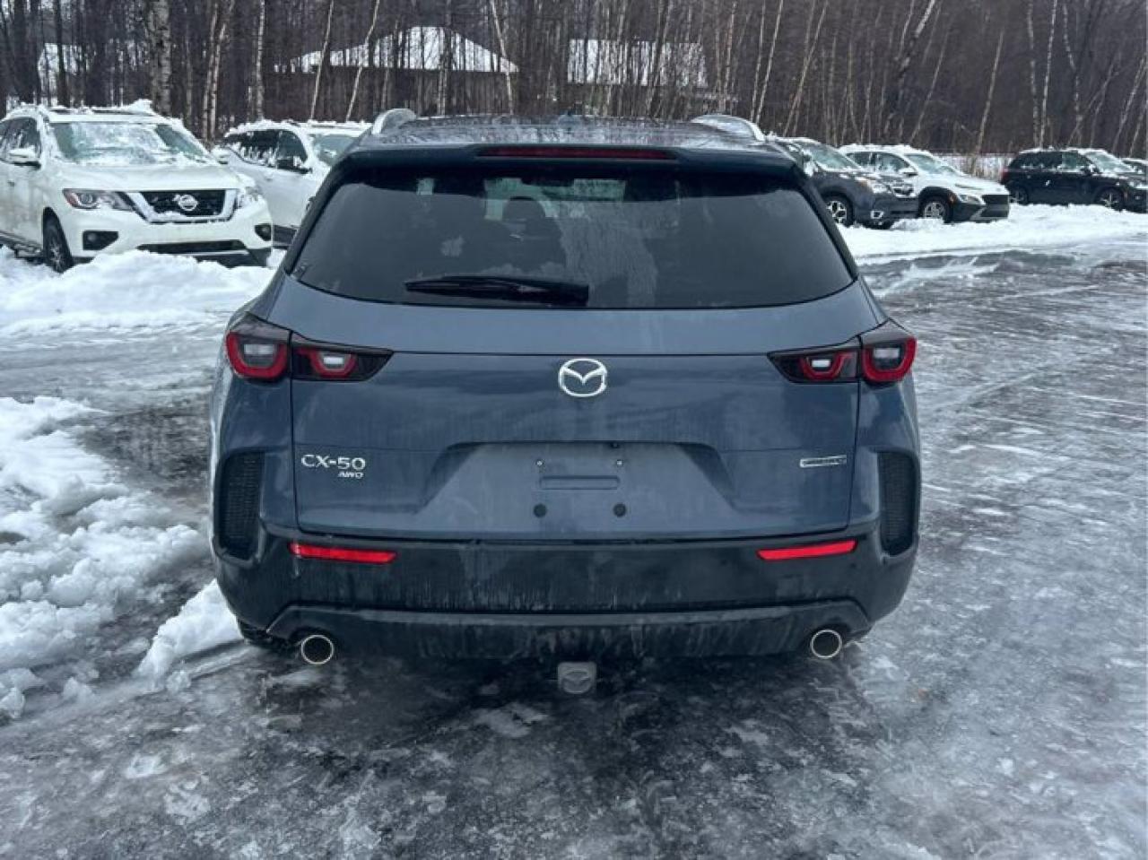 2023 Mazda CX-50 GT AWD | Leather | Carplay | Heated Steering | Heated and Cooled Seats | 360 Cam | Bose Audio & More Photo2