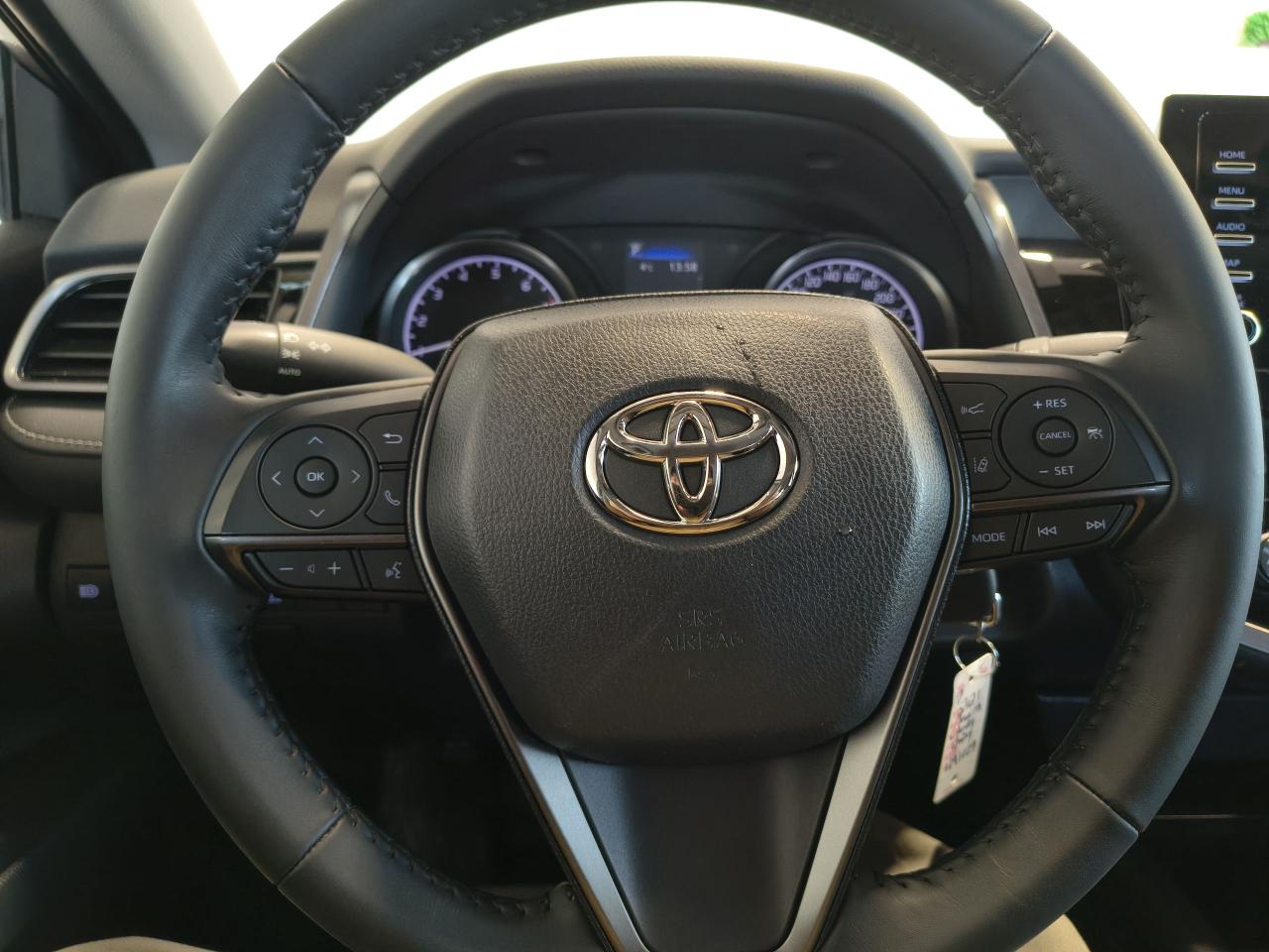 2021 Toyota Camry SE Photo0