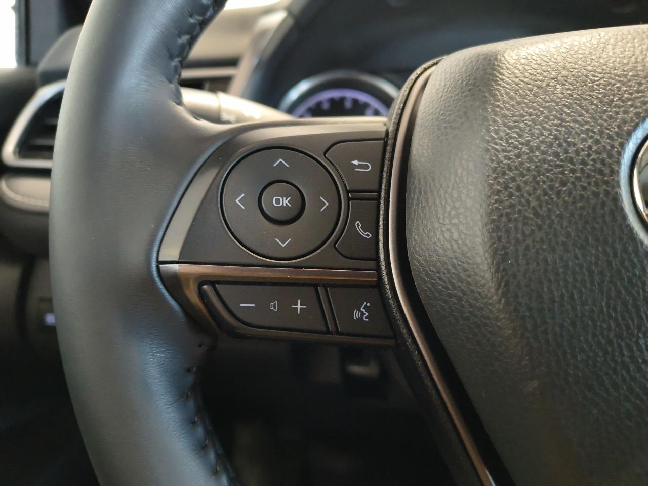 2021 Toyota Camry SE Photo0