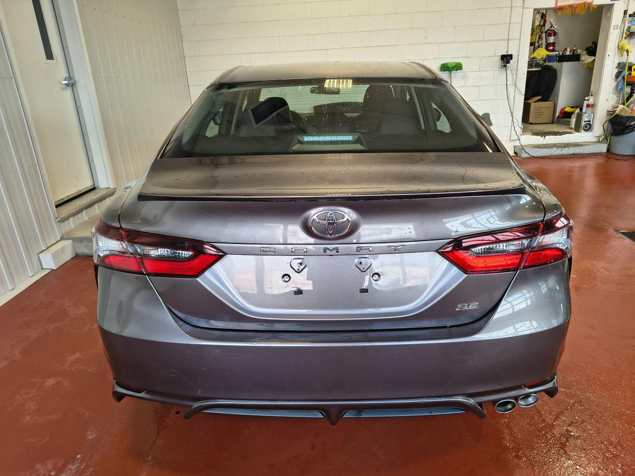 2021 Toyota Camry SE Photo0