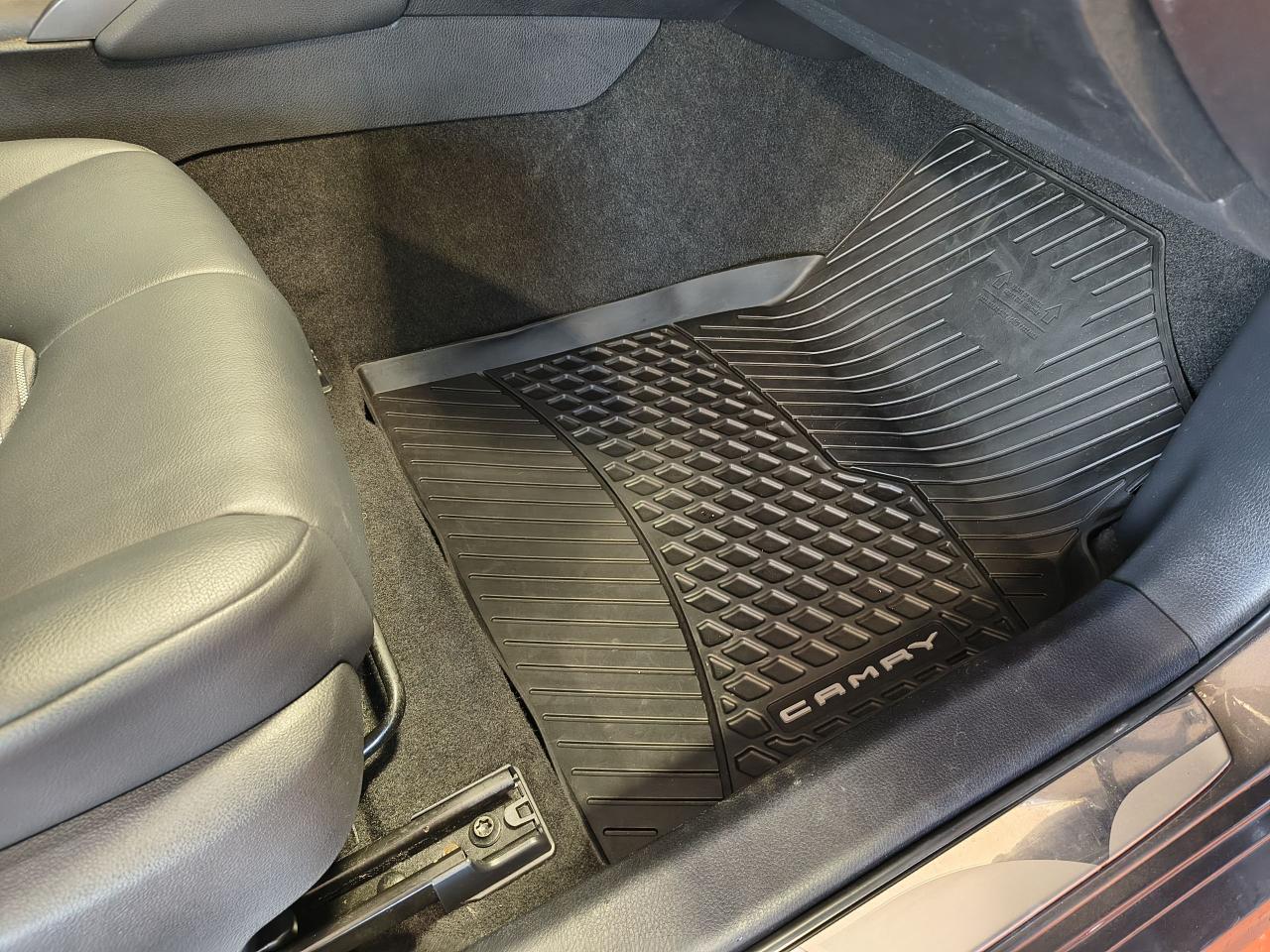 2021 Toyota Camry SE Photo0