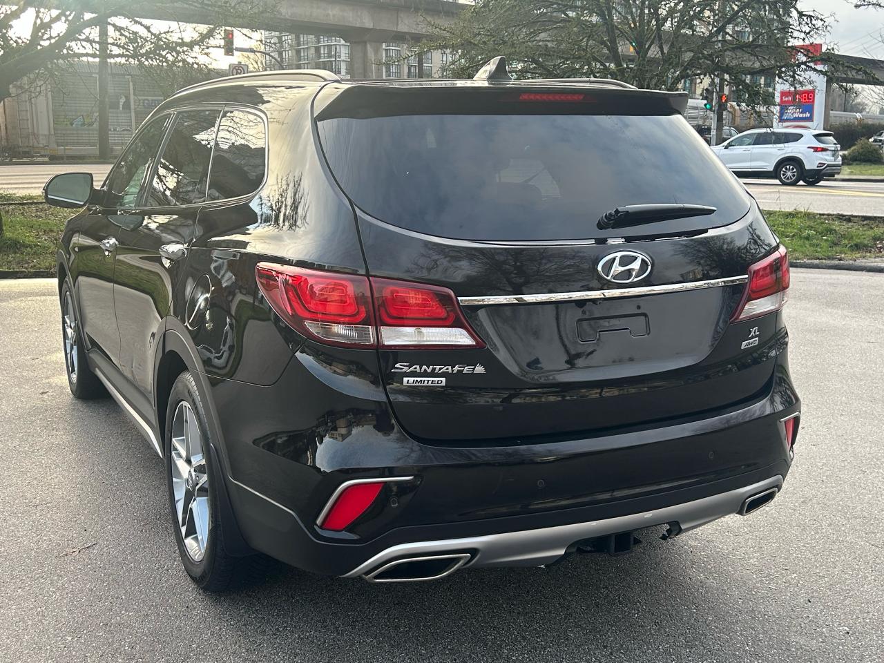 2017 Hyundai Santa Fe XL AWD 4dr Limited w/6-Passenger/Tow Pkg - Photo #3