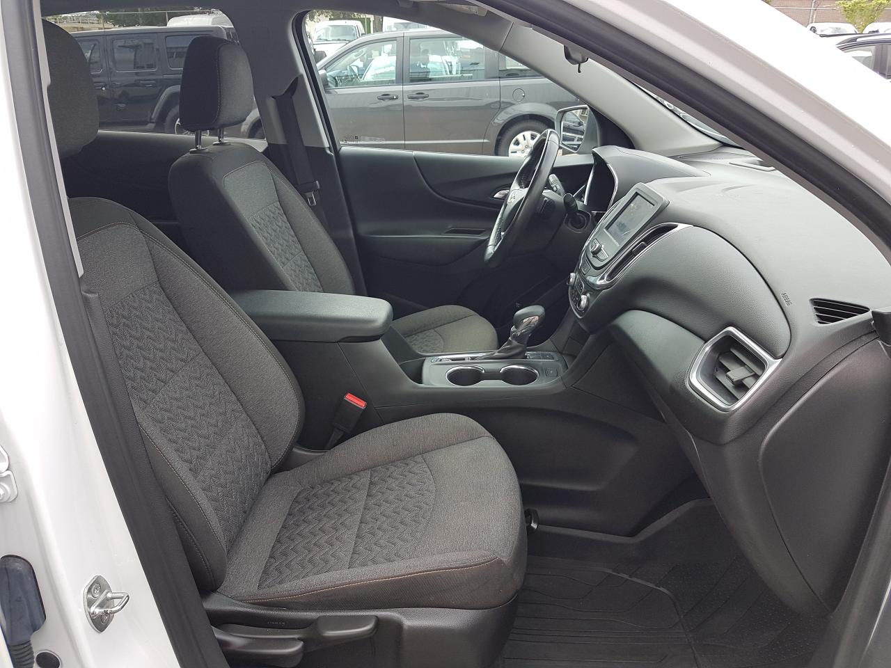 2022 Chevrolet Equinox LT AWD *HEATED SEATS* Photo