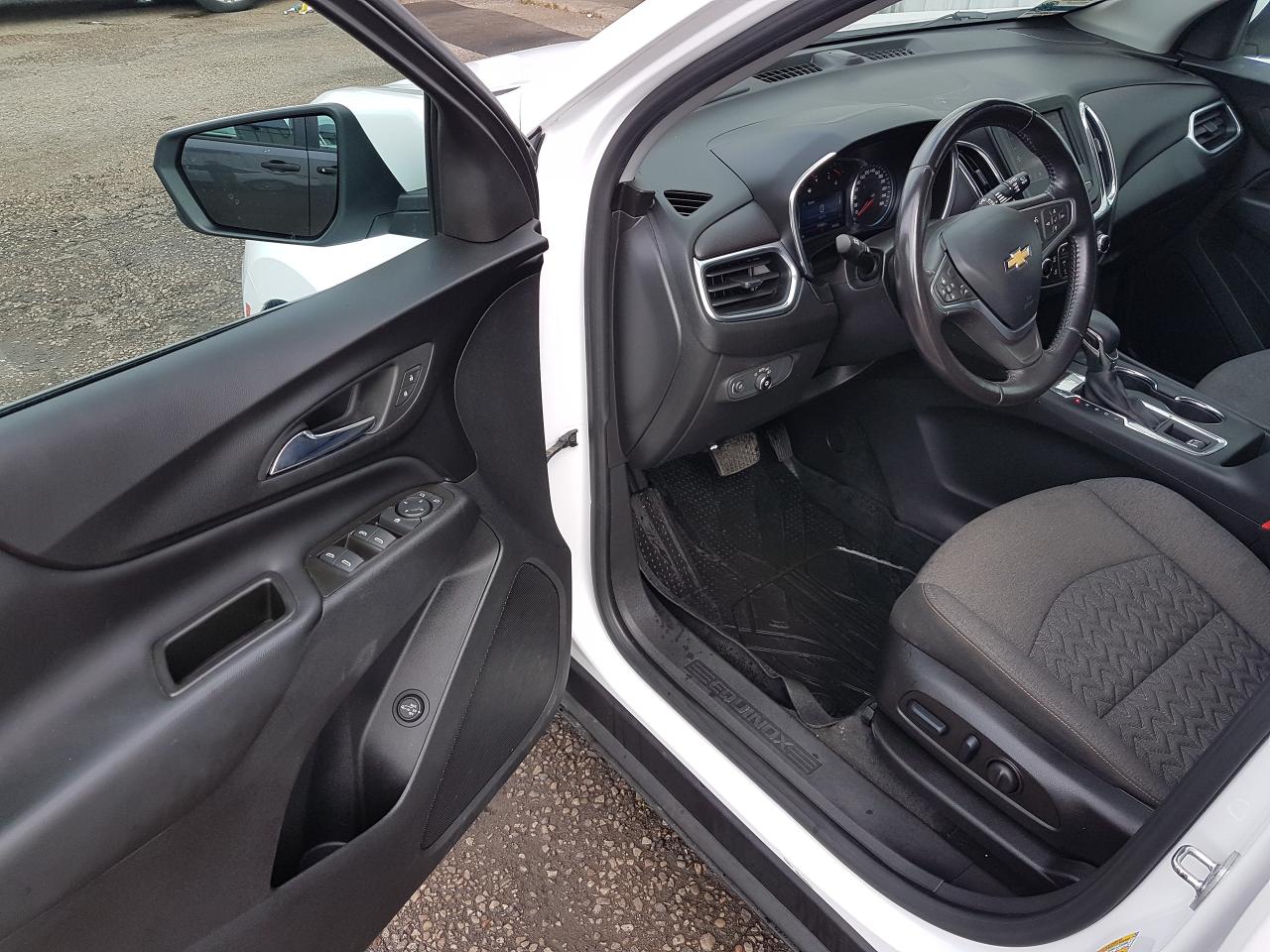 2022 Chevrolet Equinox LT AWD *HEATED SEATS* Photo