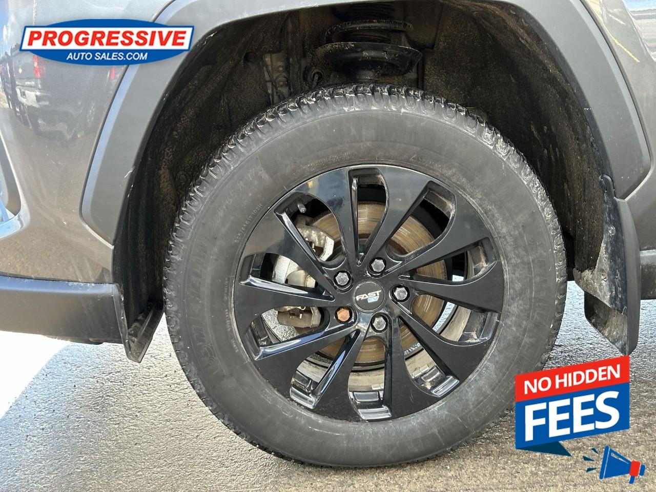 2023 Toyota RAV4 Hybrid LE Photo