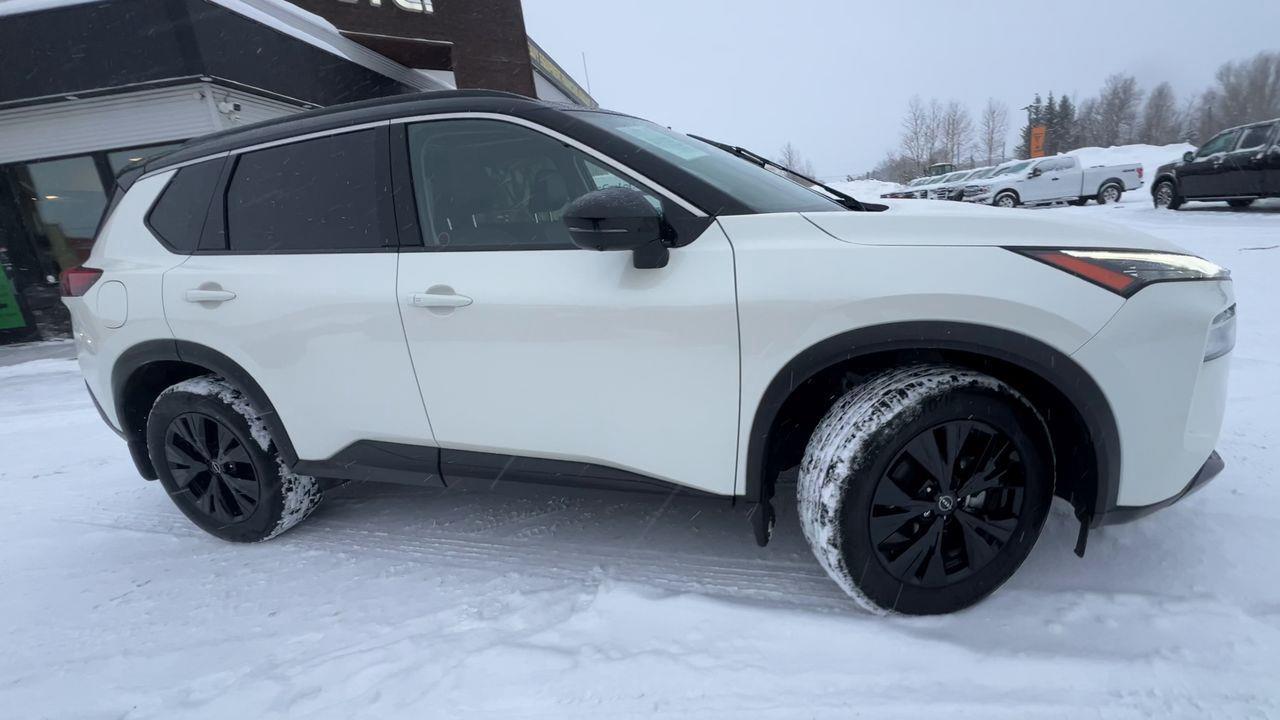 2023 Nissan Rogue SV Midnight Edition AWD, HEATED SEATS, REMOTE START, CRUISE CONTROL, BACK UP CAM!! Photo2
