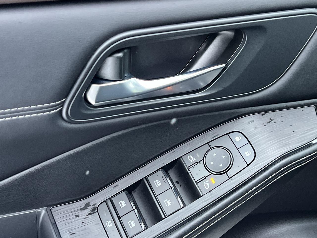 2023 Nissan Rogue SV Midnight Edition AWD, HEATED SEATS, REMOTE START, CRUISE CONTROL, BACK UP CAM!! Photo