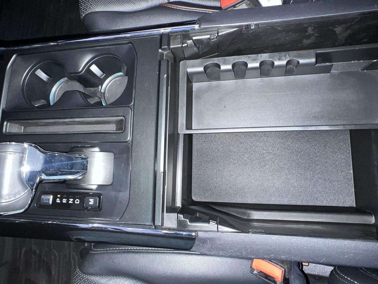 2021 Ford F-150 Lariat 4X4, HEATED STEERING WHEEL, HEATED LEATHER SEATS, NAV, BACK UP CAM!! Photo