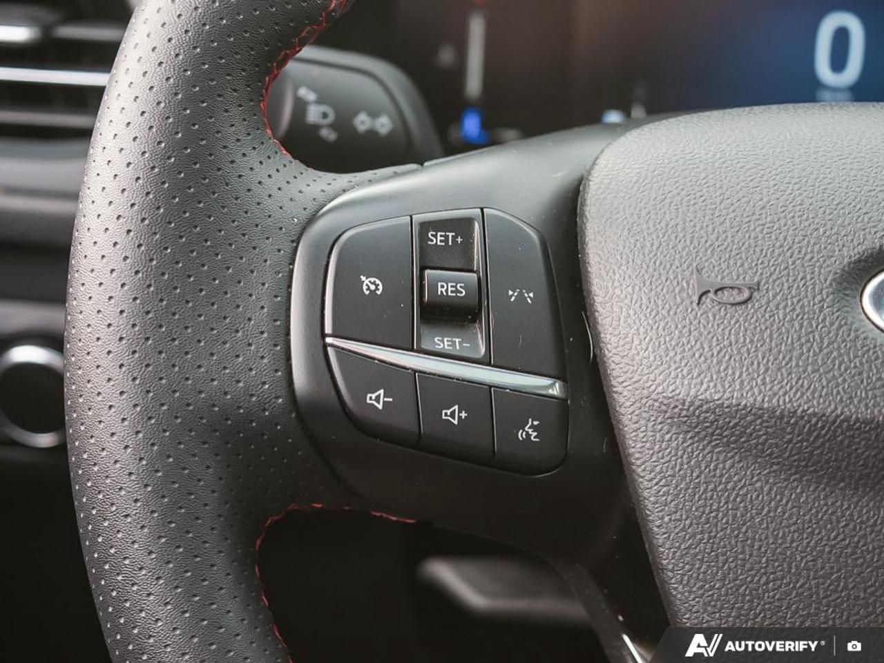 2025 Ford Escape ST-Line Moonroof Photo