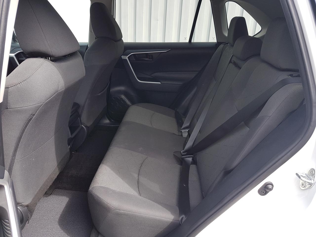 2022 Toyota RAV4 LE AWD *HEATED SEATS* Photo