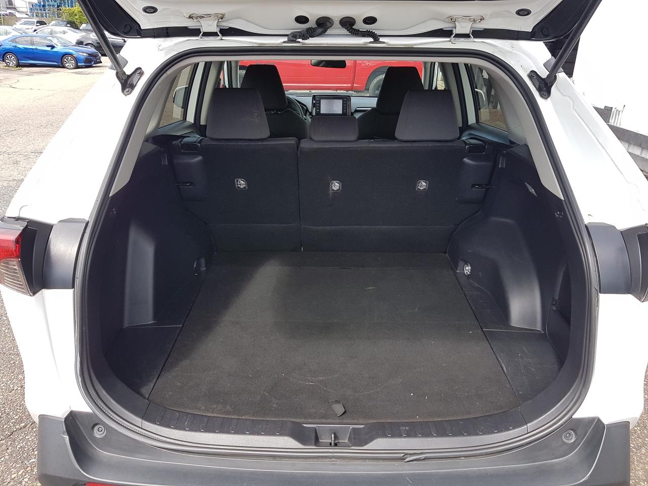 2022 Toyota RAV4 LE AWD *HEATED SEATS* Photo