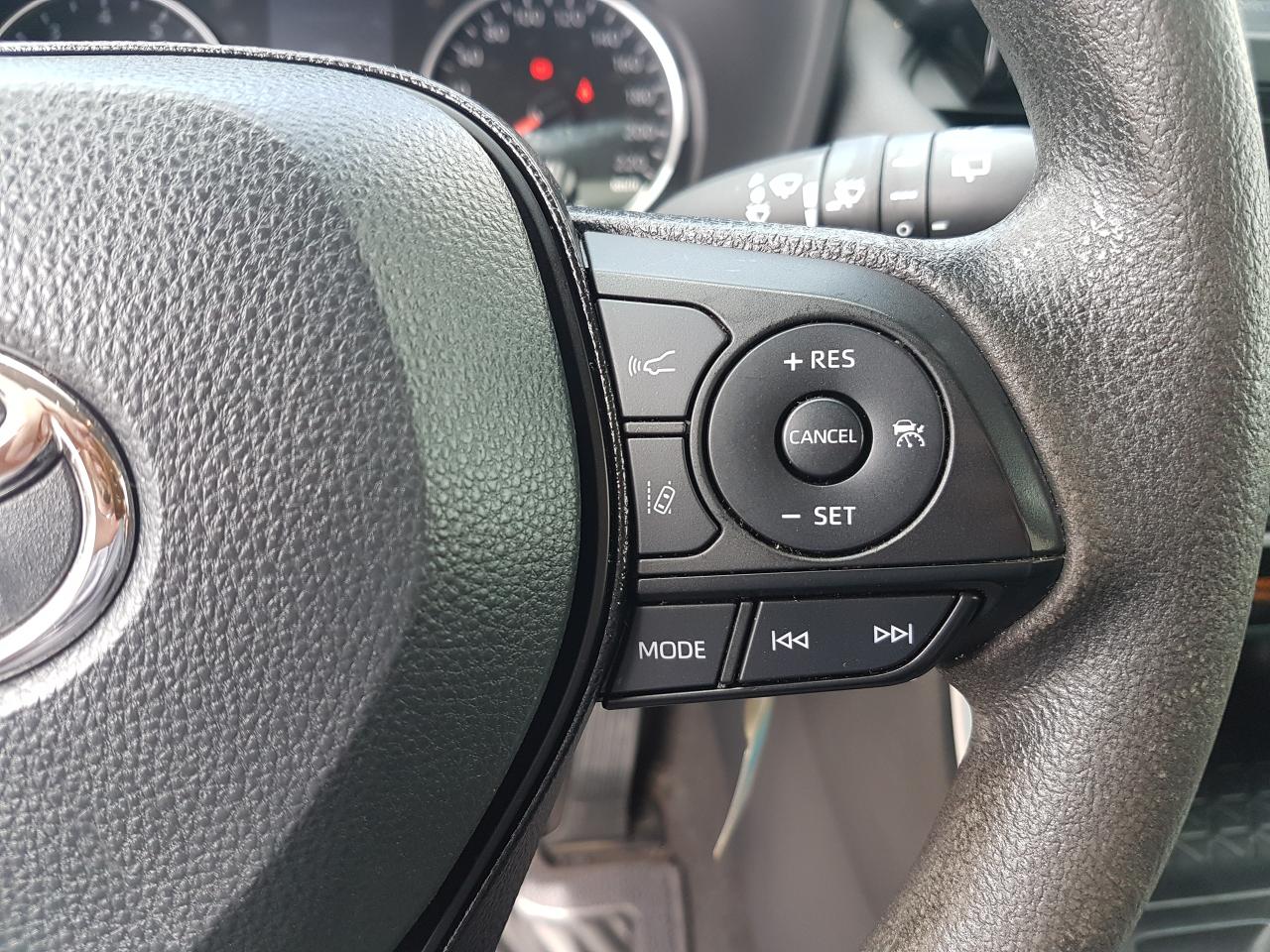 2022 Toyota RAV4 LE AWD *HEATED SEATS* Photo