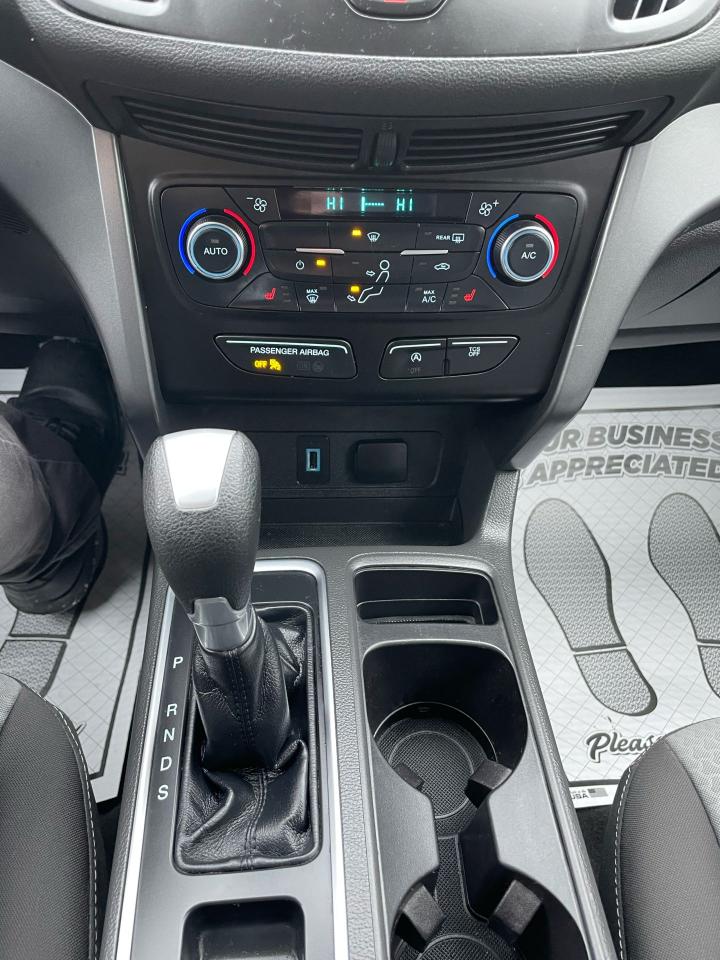 2017 Ford Escape SE Photo