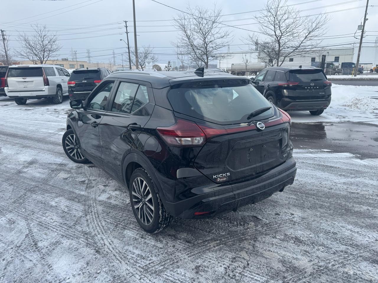 2021 Nissan Kicks SV AUTO A/C CARPLAY L/ASSIST B/SPOT BACKUP CAMERA Photo4