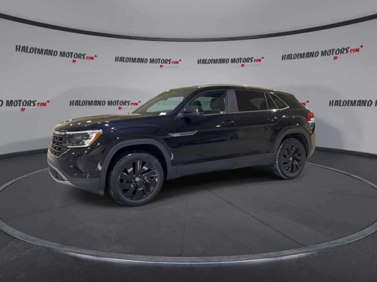 2024 Volkswagen Atlas Cross Sport Comfortline 4MOTION | No Accidents | One Owner Photo3