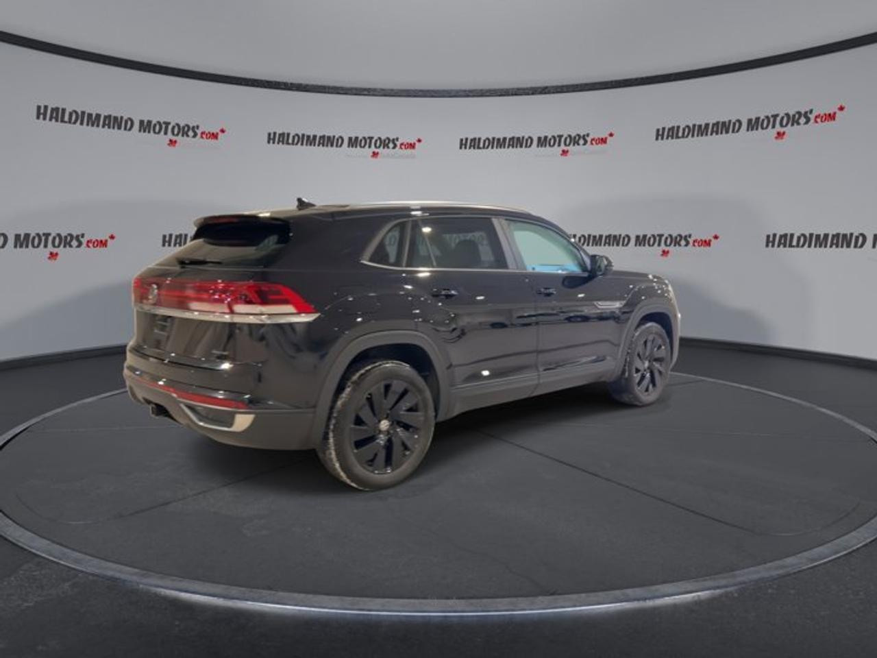 2024 Volkswagen Atlas Cross Sport Comfortline 4MOTION | No Accidents | One Owner Photo