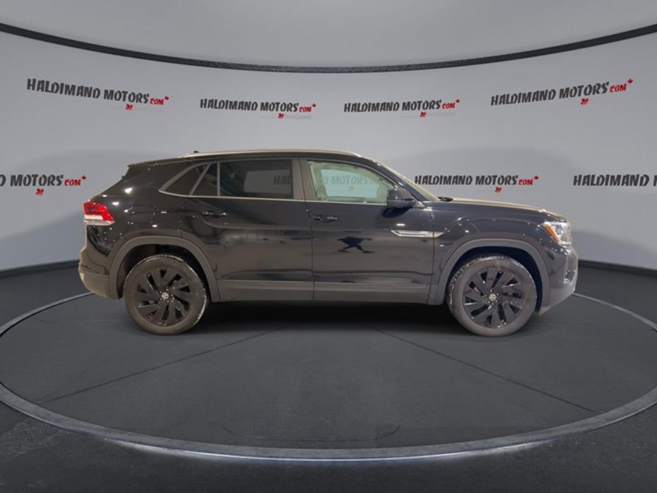 2024 Volkswagen Atlas Cross Sport Comfortline 4MOTION | No Accidents | One Owner Photo