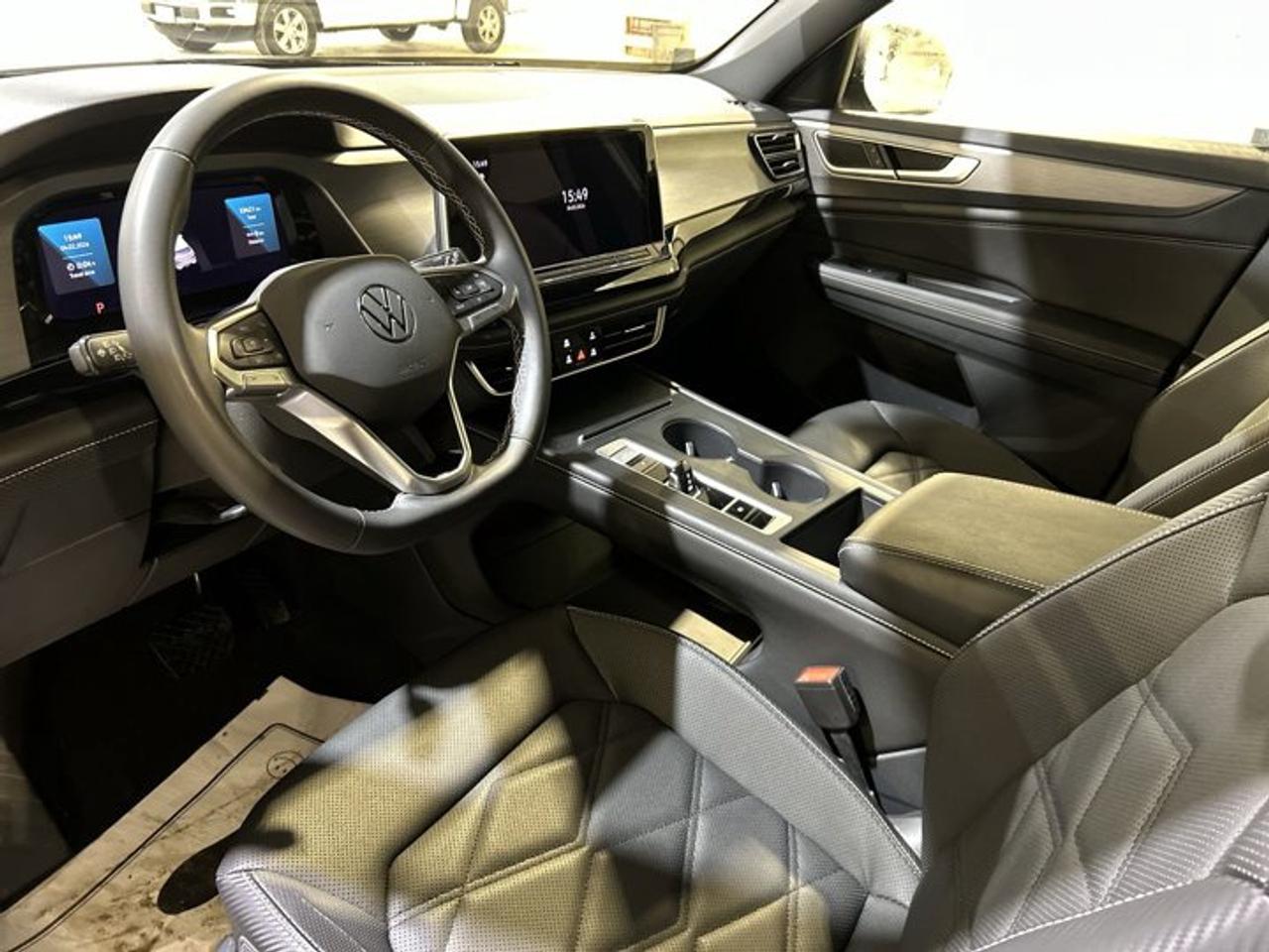 2024 Volkswagen Atlas Cross Sport Comfortline 4MOTION | No Accidents | One Owner Photo