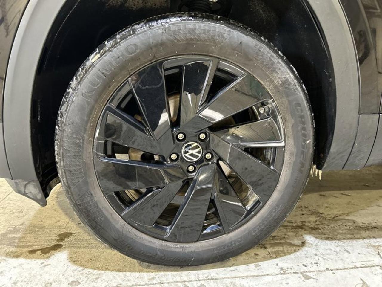 2024 Volkswagen Atlas Cross Sport Comfortline 4MOTION | No Accidents | One Owner Photo