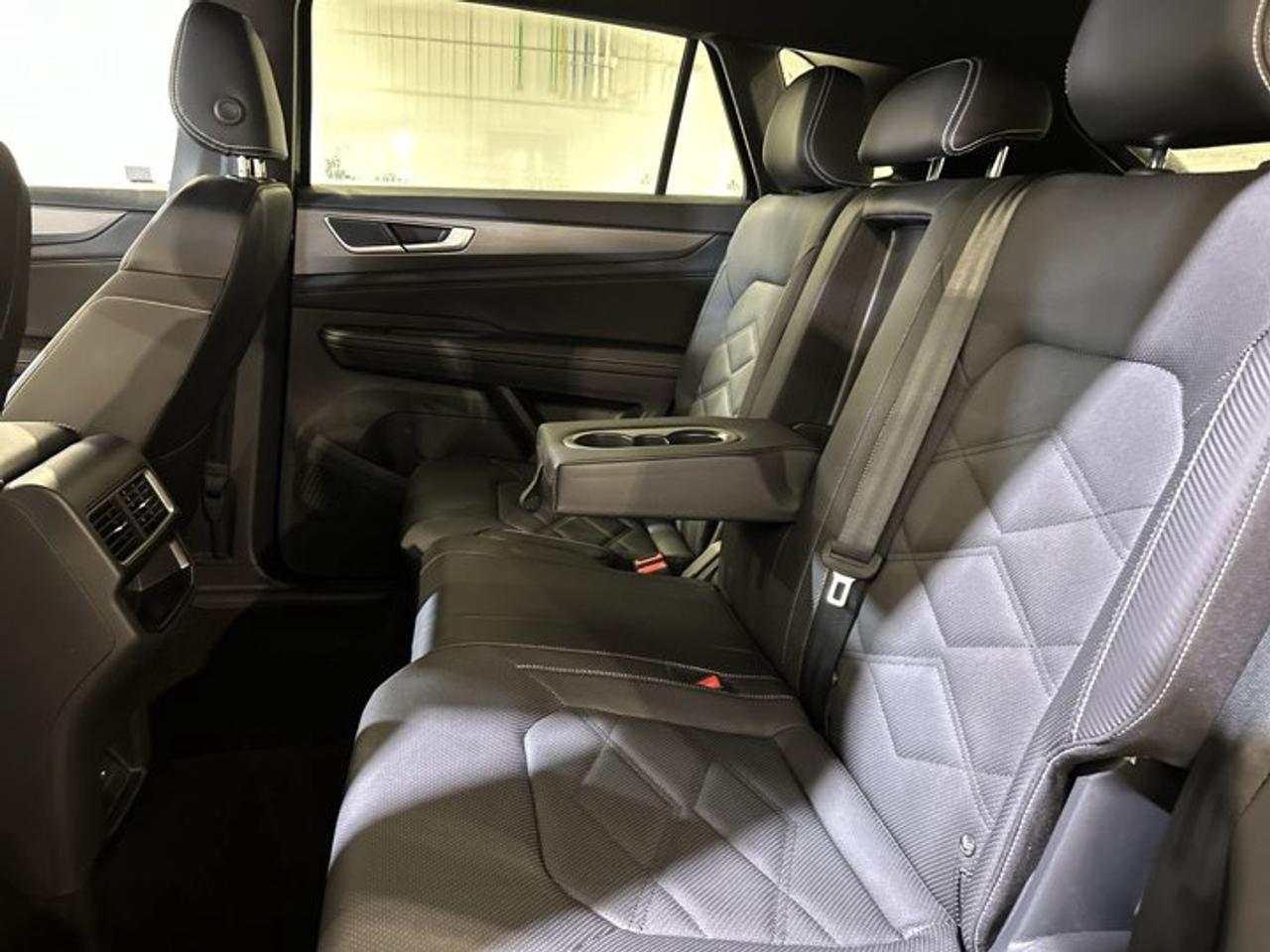 2024 Volkswagen Atlas Cross Sport Comfortline 4MOTION | No Accidents | One Owner Photo