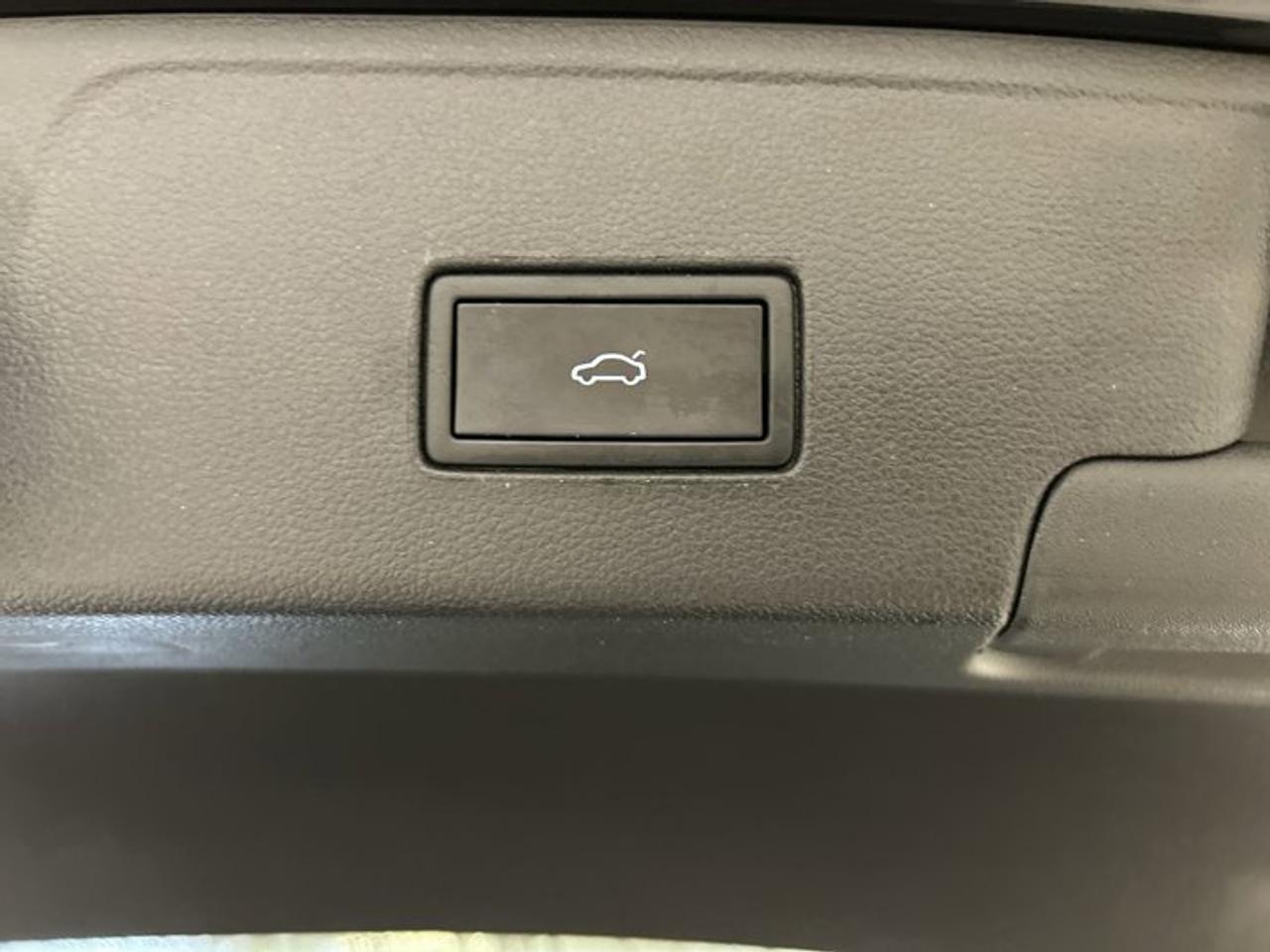 2024 Volkswagen Atlas Cross Sport Comfortline 4MOTION | No Accidents | One Owner Photo