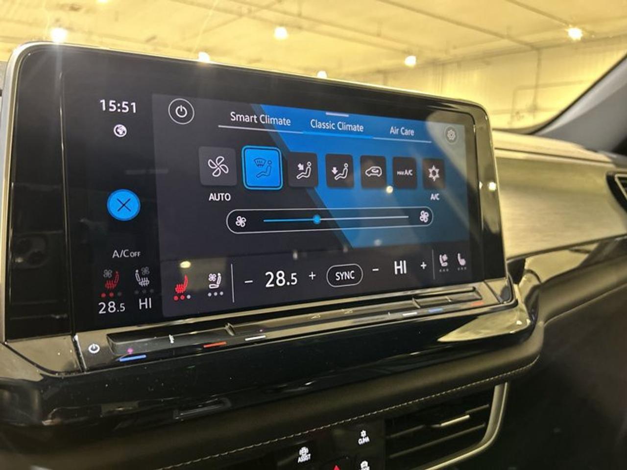 2024 Volkswagen Atlas Cross Sport Comfortline 4MOTION | No Accidents | One Owner Photo