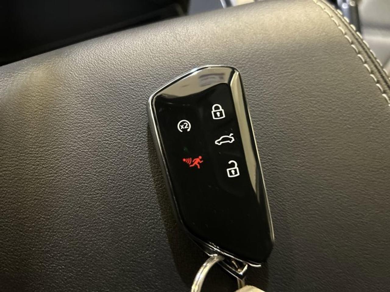 2024 Volkswagen Atlas Cross Sport Comfortline 4MOTION | No Accidents | One Owner Photo