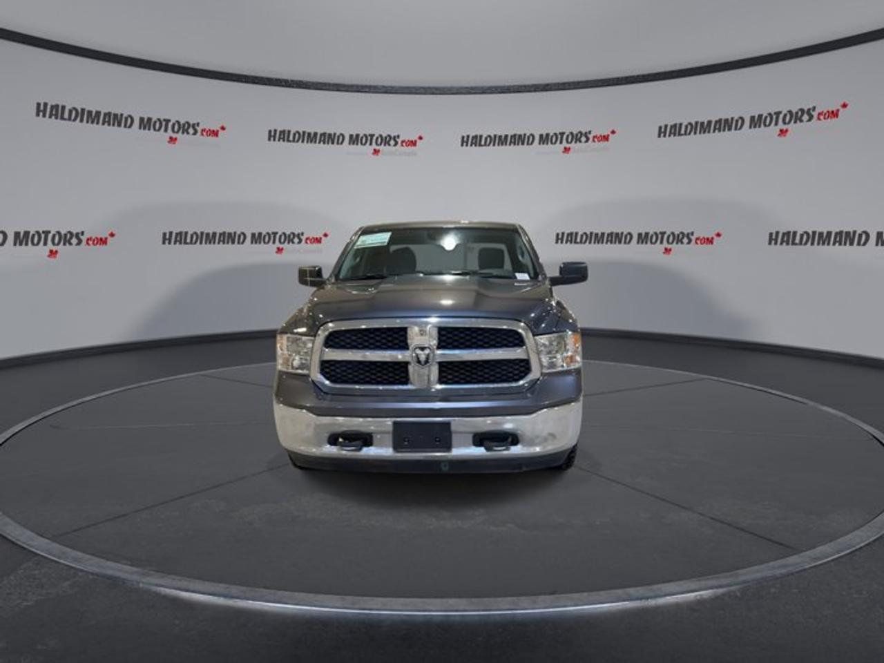 2022 RAM 1500 Classic SLT 4x4 Crew Photo2